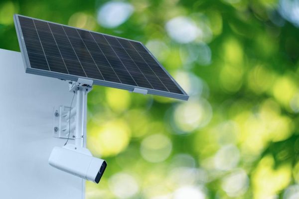 Güneş Enerjili Kamera